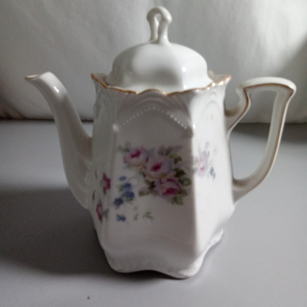Vintage German Porcelain Hexagonal Teapot Pink Roses Gold Gilt Trim 7.5in